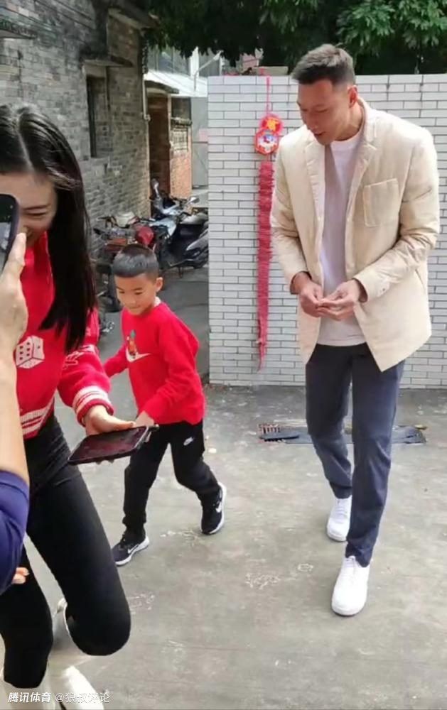 而辛芷蕾作为救捞队唯一的女生，在气势上也是毫不逊色，每一次的训练都竭尽全力